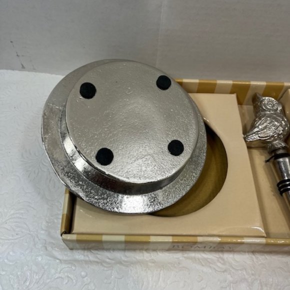 NEW Bombay 2-Piece Owl Wine Bottle Stopper & Coaster Set Nickel- Finish Gift Set - Picture 7 of 8